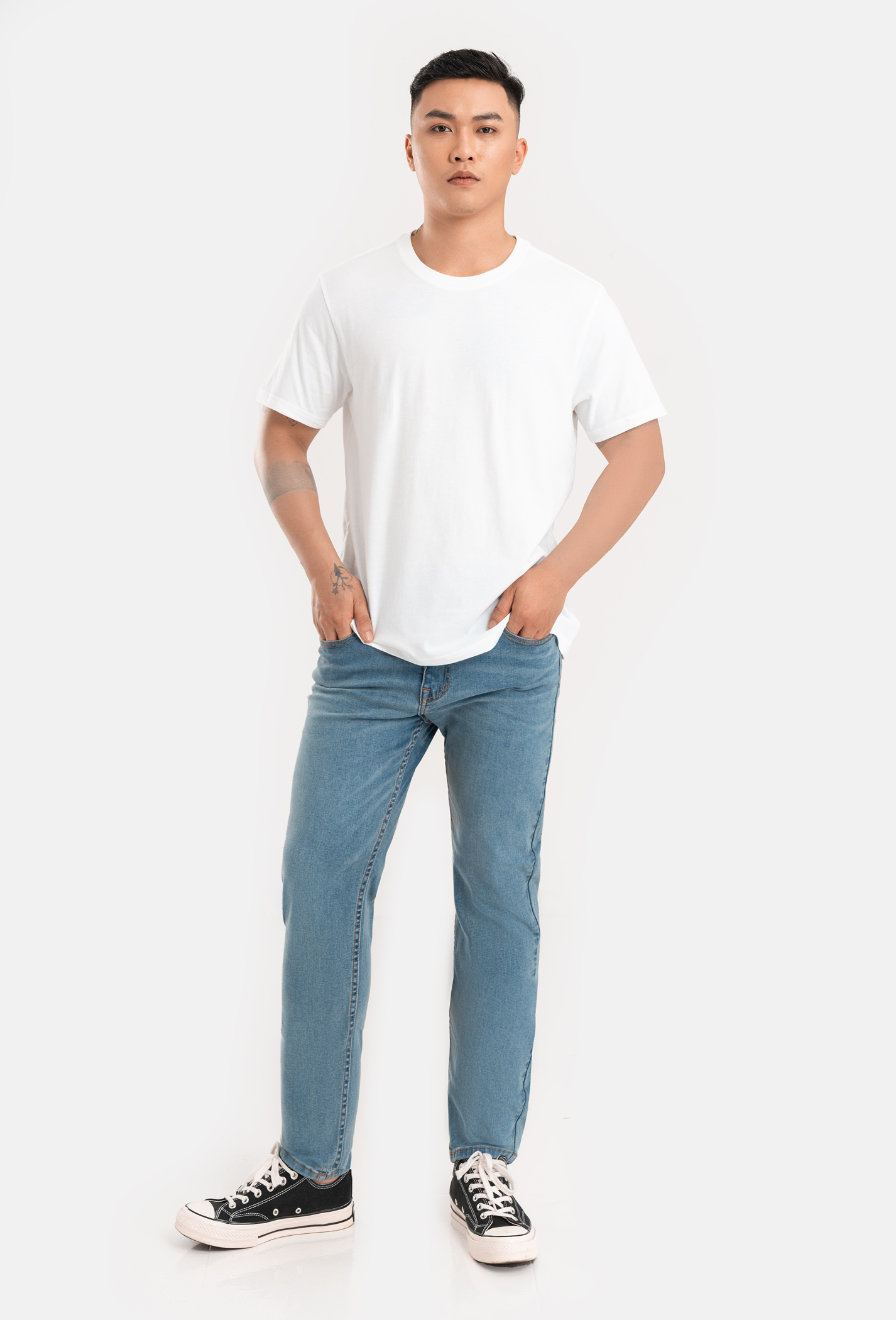 Quần Jeans Clean Denim dáng Slimfit  Xanh nhạt 2