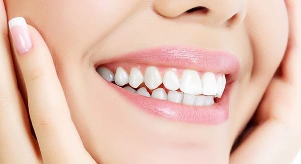 Bật mí 8 cách làm trắng răng tại nhà cực đơn giản và hiệu quả