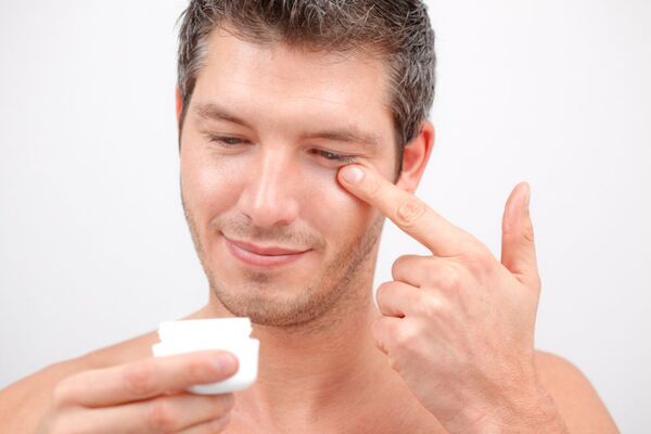 Nam giới có cần dưỡng ẩm cho da mặt không ? Gợi ý cách sử dụng kem dưỡng ẩm cho nam tốt nhất
