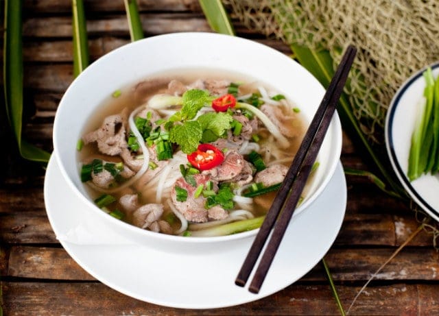 Top 5 các món ăn ngon truyền thống Việt Nam dễ làm nổi tiếng nhất