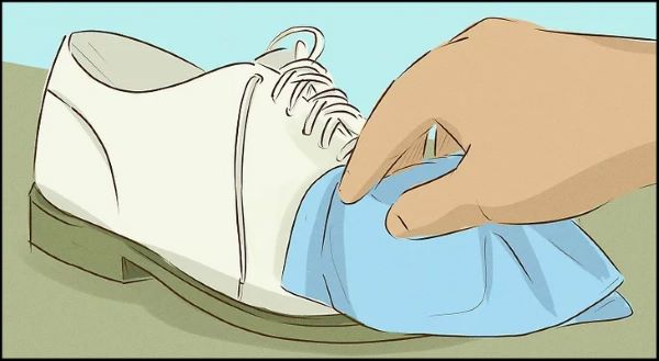 Cách giặt giày trắng không bị ố vàng cực đơn giản, dễ thực hiện