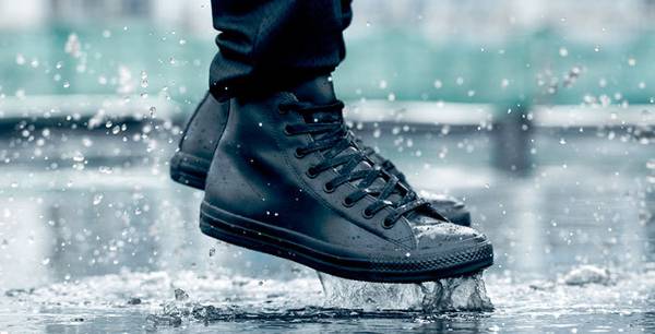 15+ Đôi giày đi mưa nam chống thấm nước cực đỉnh chàng nên sở hữu
