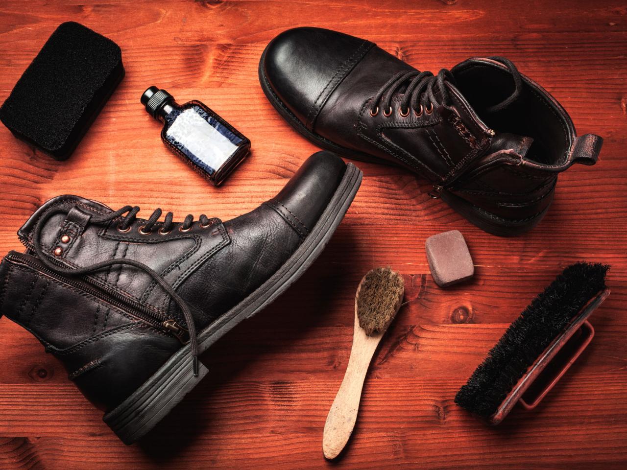 Giày boot nam - Tip bảo quản để đôi boot của bạn luôn bền đẹp 