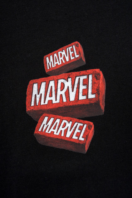 Áo thun oversize Marvel logo Brick - Đen more