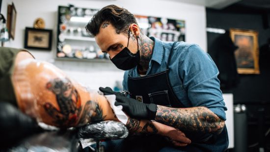 Tattoo Artist: Điểm danh 12 thợ xăm hình nổi tiếng Việt Nam và thế giới