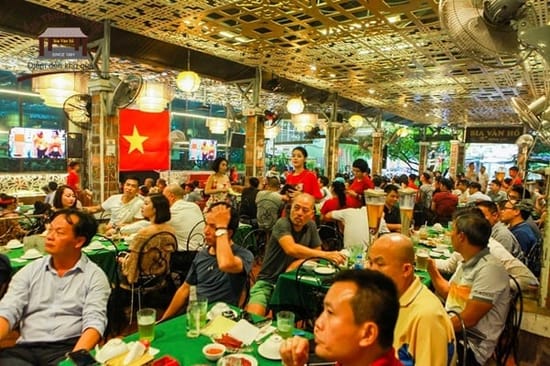 [Trực tiếp trận đấu] TOP 12 quán bia xem bóng đá ở Hà Nội cực chill