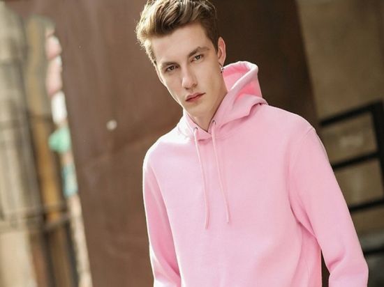 Tips chọn áo hoodie hồng Local Brand? Bí kíp phối màu với hoodie Local Brand chuẩn nhất
