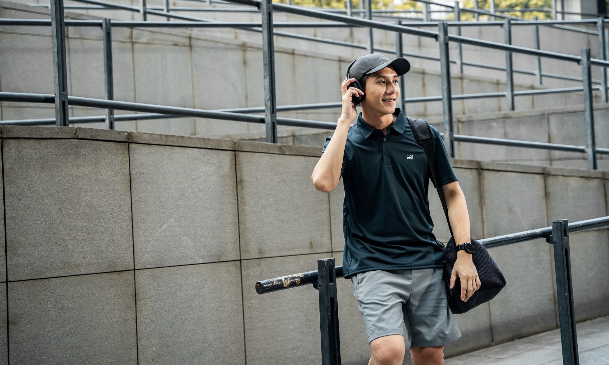 Áo polo thể thao nam kém chất lượng thường nhanh hỏng và gây cảm giác khó chịu khi mặc