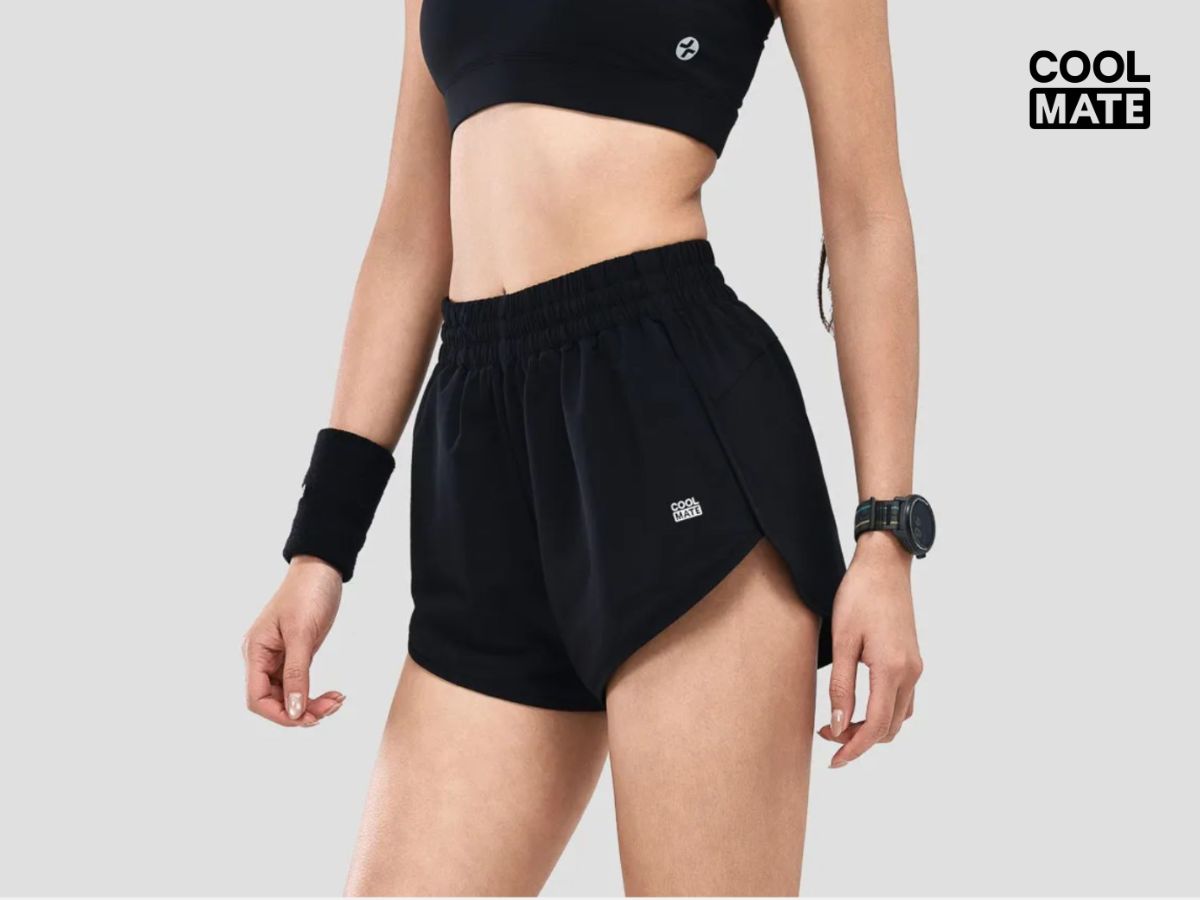 Quần Shorts Thể Thao Nữ Woven Short phù hợp cho nhiều hoạt động thể thao